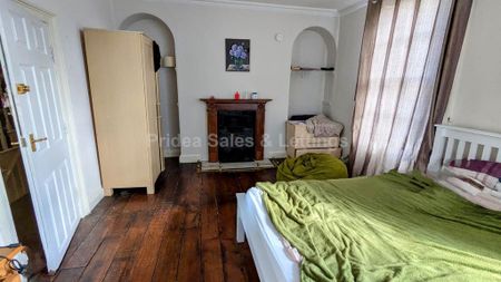 4 bedroom terraced house to rent - Photo 3