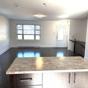 Maison à louer St-Janvier (haut maison avec bachelor) - Photo 2