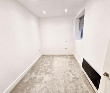 3 bedroom flat to rent - Photo 4