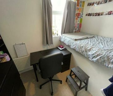 8 bedroom private hall to rent - Photo 3