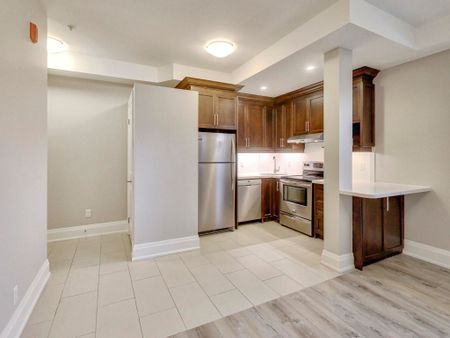 For Lease - 458 Oakwood Avenue Unit# 102, Toronto, Ontario - Photo 2