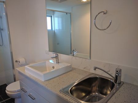 1 bedroom unit in trendy Taringa - Photo 4