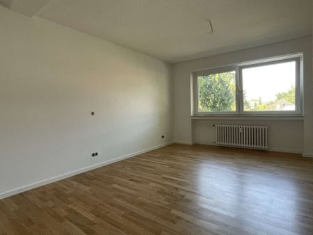 KREFELD-BOCKUM - FRISCH SANIERTE-2 ZIMMER-WOHNUNG IN BESTER WOHNLAGE MIT BALKON - Foto 3