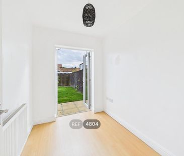 3 bedroom terraced house to rent - Photo 6