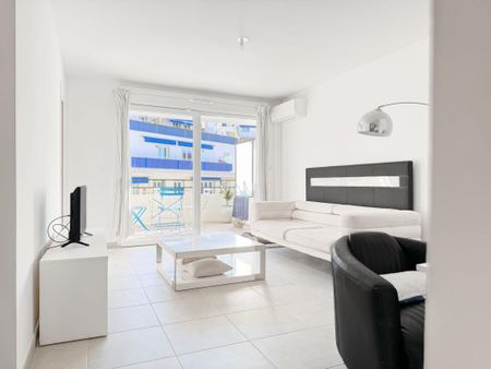 Location Appartement 3 pièces Meublé NICE 06300 - Photo 2