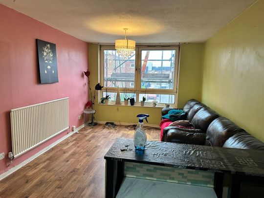 3 Bed Flat, Linsdell Road, IG11 - Photo 1