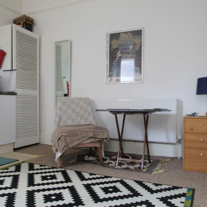 Studio to rent - Photo 1