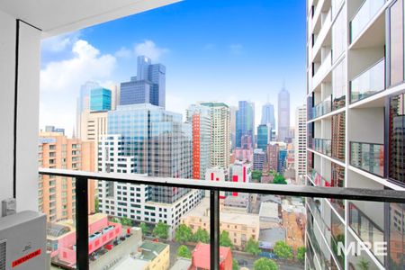 Convenient city living at its finest - Photo 5