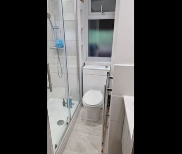 Room in a Shared Flat, Hulme, M15 - Photo 5