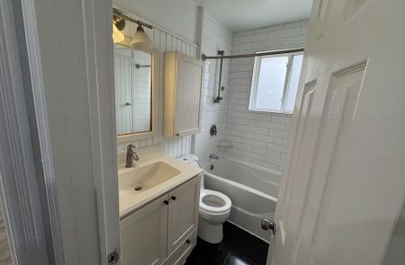 For Lease - 437 Taylor Mills Drive, Richmond Hill, Ontario - Photo 4
