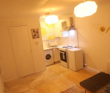 1 Bed Flat, London, NW9 - Photo 5