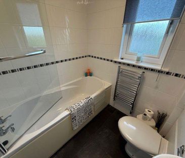 2 bedroom semi-detached house to rent - Photo 6