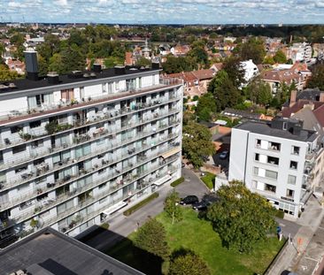 Gerenoveerd appartement te huur aan de rand van de Brugse binnenstad - Photo 1