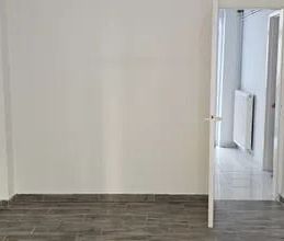 Studio/Γκαρσονιέρα για ενοικίαση Κέντρο (Χαριλάου) - Photo 4