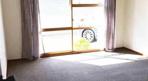 Perfect location! - Photo 1