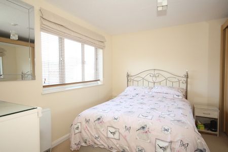 Coniston Way, Egham - Photo 3