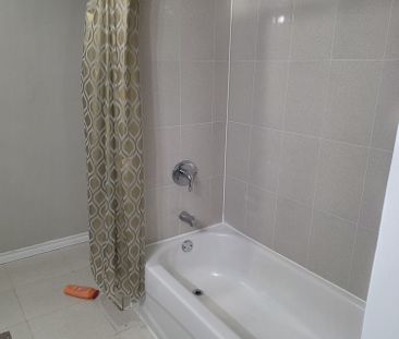 For Lease - 432 Rutherford Road, Brampton, Ontario - Photo 5