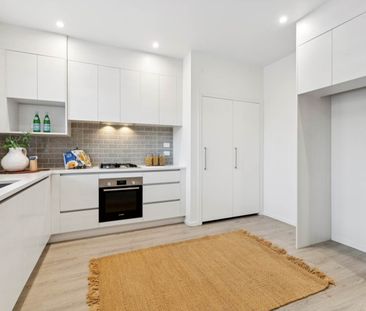 Modern 3-Bedroom Townhouse - Photo 6