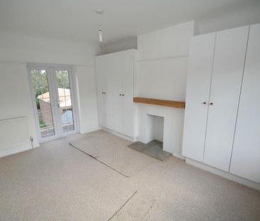 3 bedroom detached house to rent - Photo 2