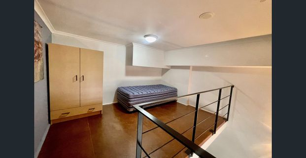 FURNISHED LOFT AT THE HEART OF THE BROADWAY - Photo 1