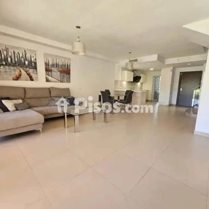 Chalet en alquiler en Urbanización Felisa de Cortes - Photo 1