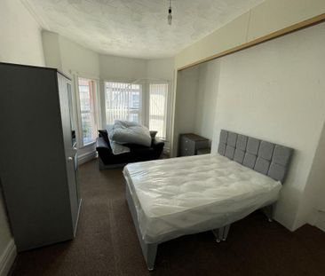 Room in a Shared House, Mellor Road, CH42 - Photo 3