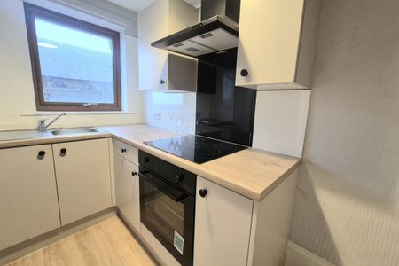 Claremount Road, HALIFAX - Photo 3