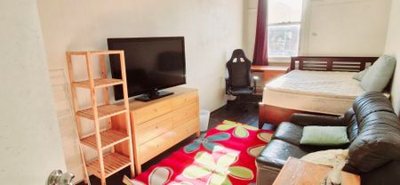 Crows Nest - Photo 3