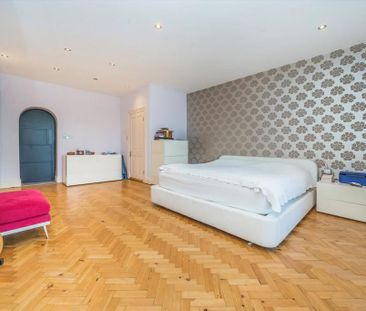 3 bedroom flat to rent - Photo 4