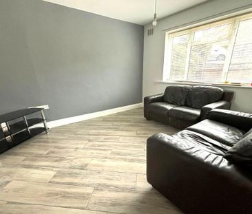 5 bedroom semi-detached house to rent - Photo 1