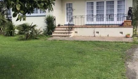 4 Bedroom concrete home - Photo 3