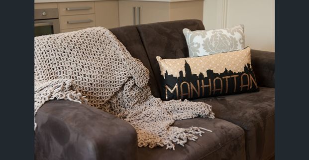 CBD SHARE ACCOMODATION - GET IN QUICK! NON-STUDENTS MAY APPLY! FEMALE ONLY APARTMENT AVAILABLE!! - Photo 1