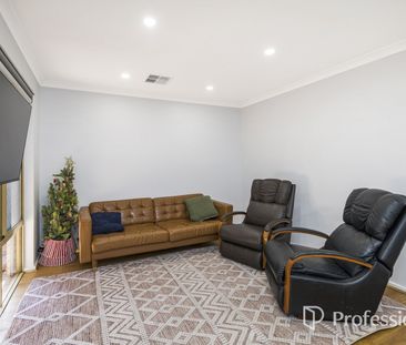 Newly Renovated 3-Bedroom, 2-Bathroom Unit in Kingsley! - Photo 1