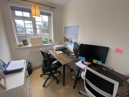 Rembrandt Way, Walton-on-Thames - 3 bedrooms Property for lettings - Seymours - Photo 4