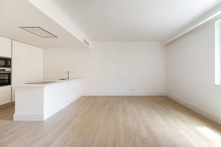 2 Bedroom Apartment, Lisboa - Photo 3