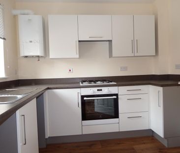 2 bedroom terraced house to rent - Photo 5