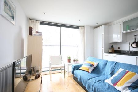 1 bedroom flat to rent - Photo 2