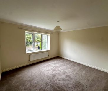 Lypiatt Road, Corsham, SN13 - Photo 3