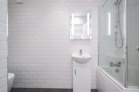 Queens Road, Weybridge, KT13 - Photo 4