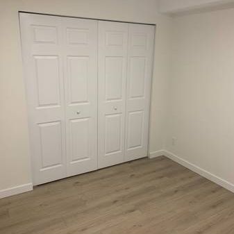 Large Renovated 2 Bedroom in Great location - Photo 1