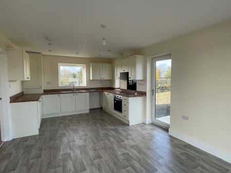3 bedroom detached house to rent - Photo 4