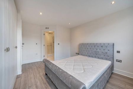 3 bedroom flat to rent - Photo 3