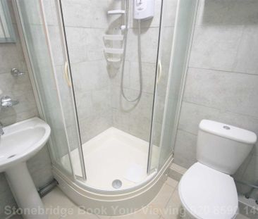 Price £1,250 pcm - Available Now - Part Furnished - Photo 4