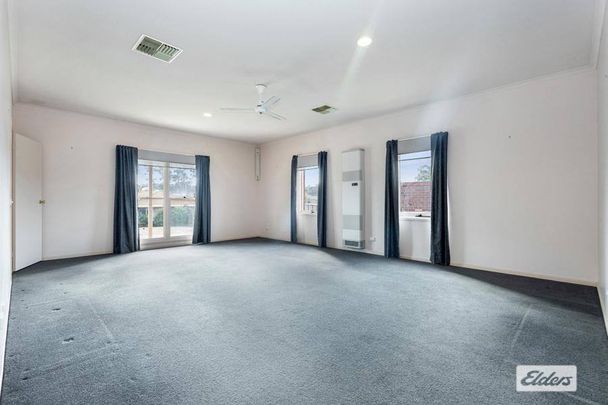 Spacious and Comfortable Living in a Quiet Court - Photo 1