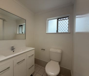 BEAUTIFULLY RENOVATED UNIT - Photo 5
