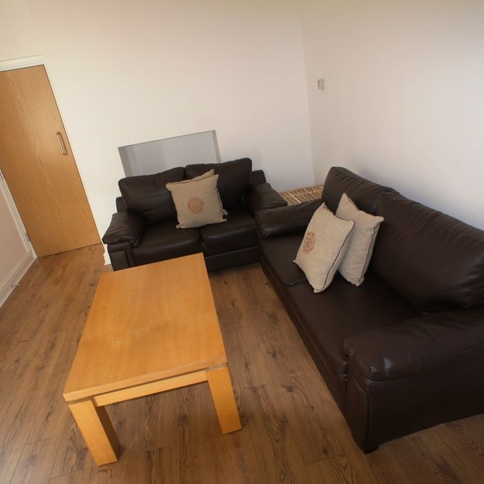 Pentyrch Street, Cathays - Photo 1