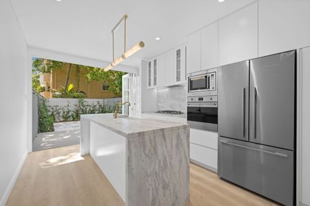 Beautifully Renovated Heritage Terrace in Prime Woollahra Location - Photo 4