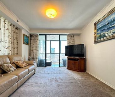 SPACIOUS TWO BEDROOM IN ASTORIA TOWER |Furnished - Photo 3