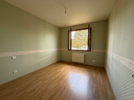 Location Maison 5 pièces 115m² ST JEAN DE LA RUELLE 45140 - Photo 2
