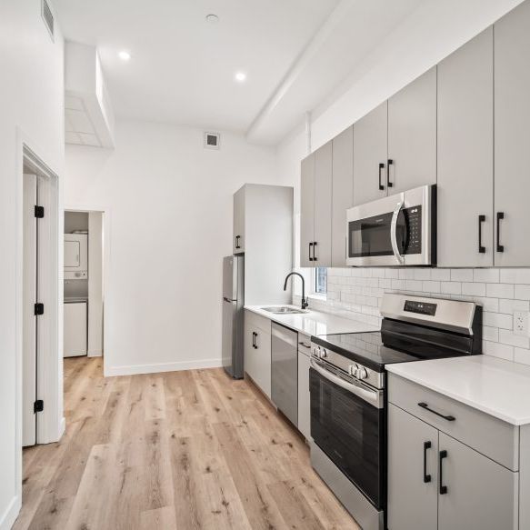 171 Donald – The Steen, Winnipeg, MB - Photo 1